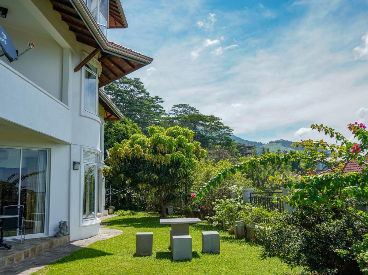 The Heaven'S Villa Kandy Exterior photo